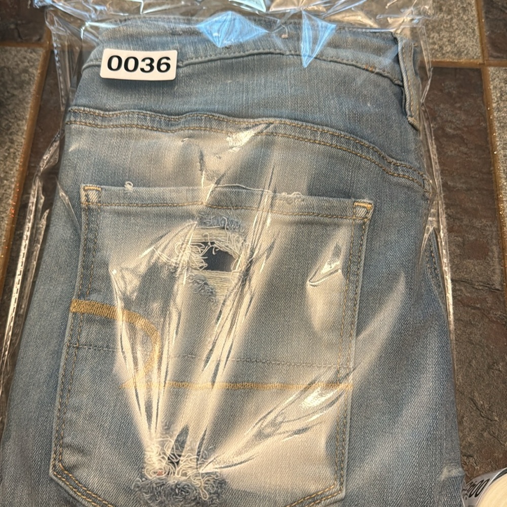 Jeans - Picture 6 of 6